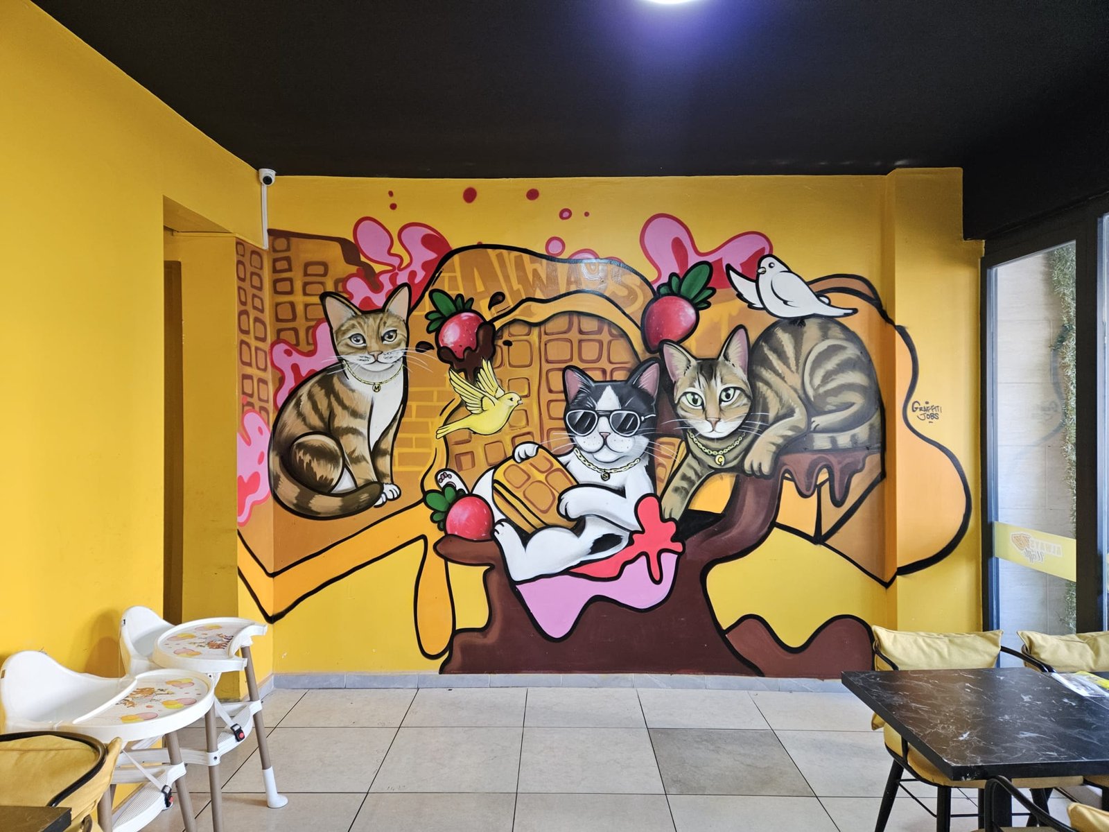 Always Waffle duvar graffiti boyaması