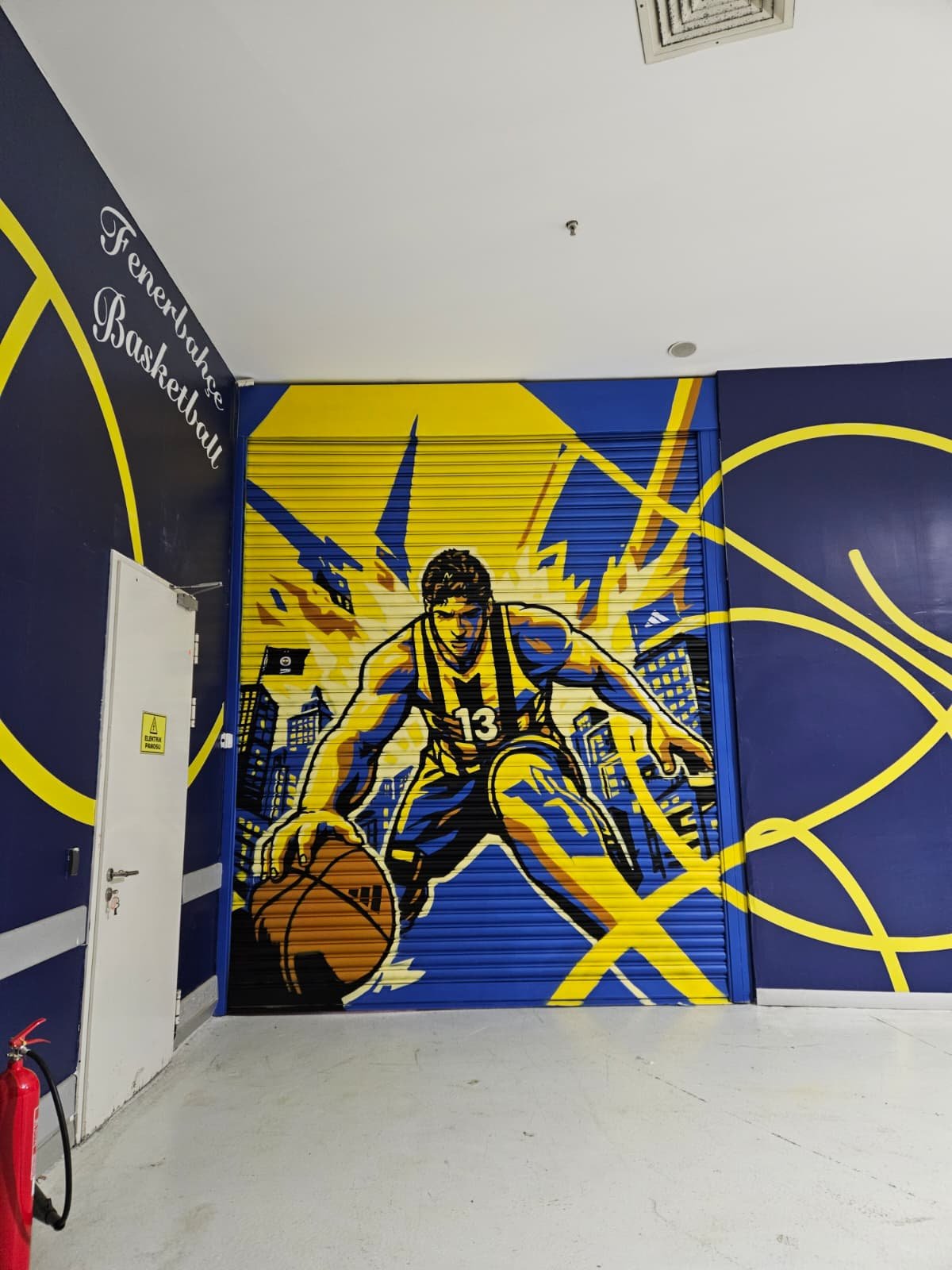 Kepenge fenerbahçe graffiti boyaması